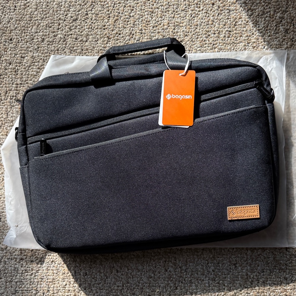 Bagasin 15’ Laptop Shoulder Bag and Carring Case